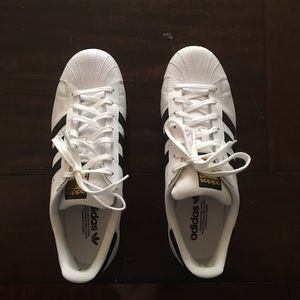 Adidas superstars